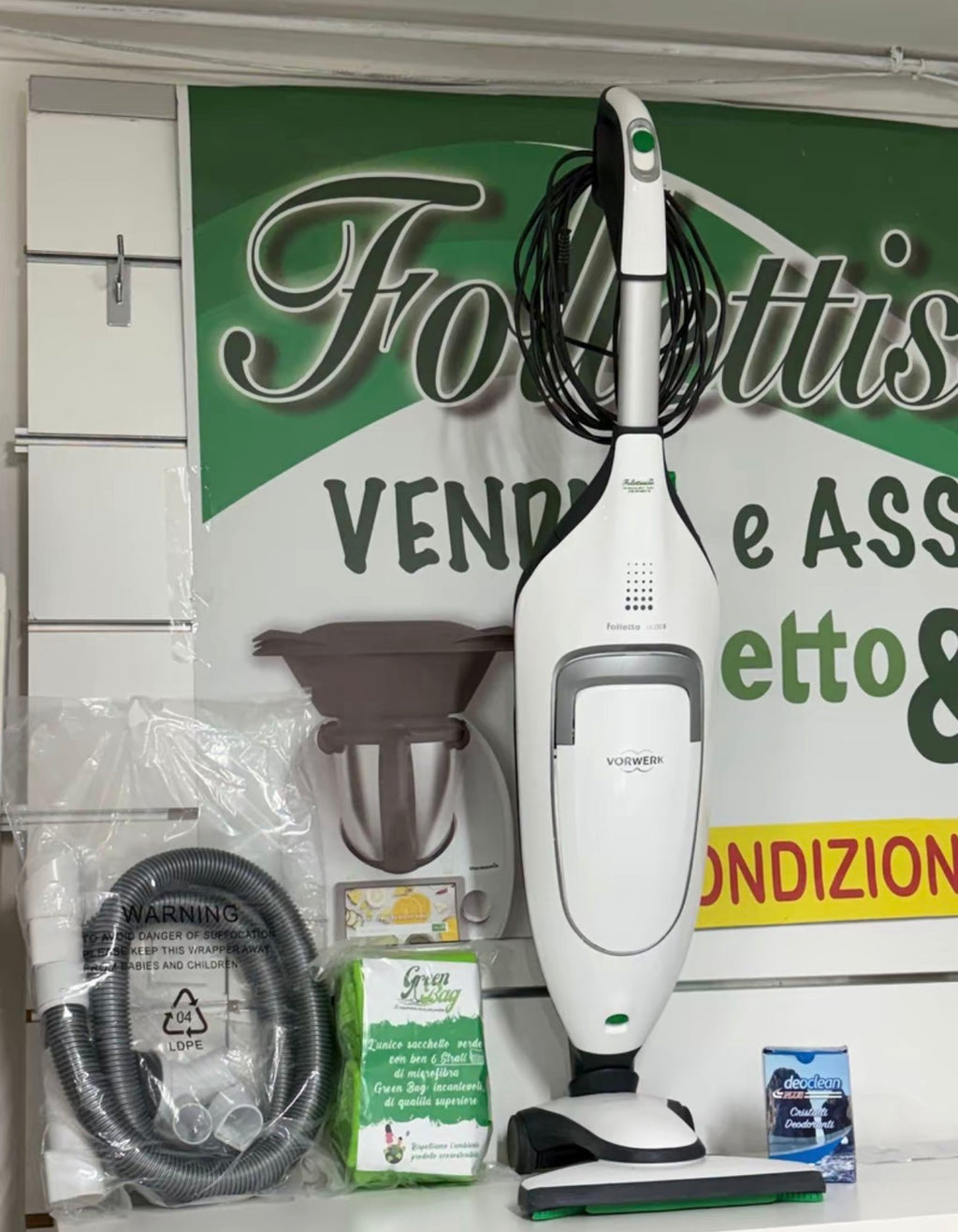 VORWERK VK220S - GARANZIA 3 ANNI - IN OMAGGIO PROFUMINI + SACCHETTI