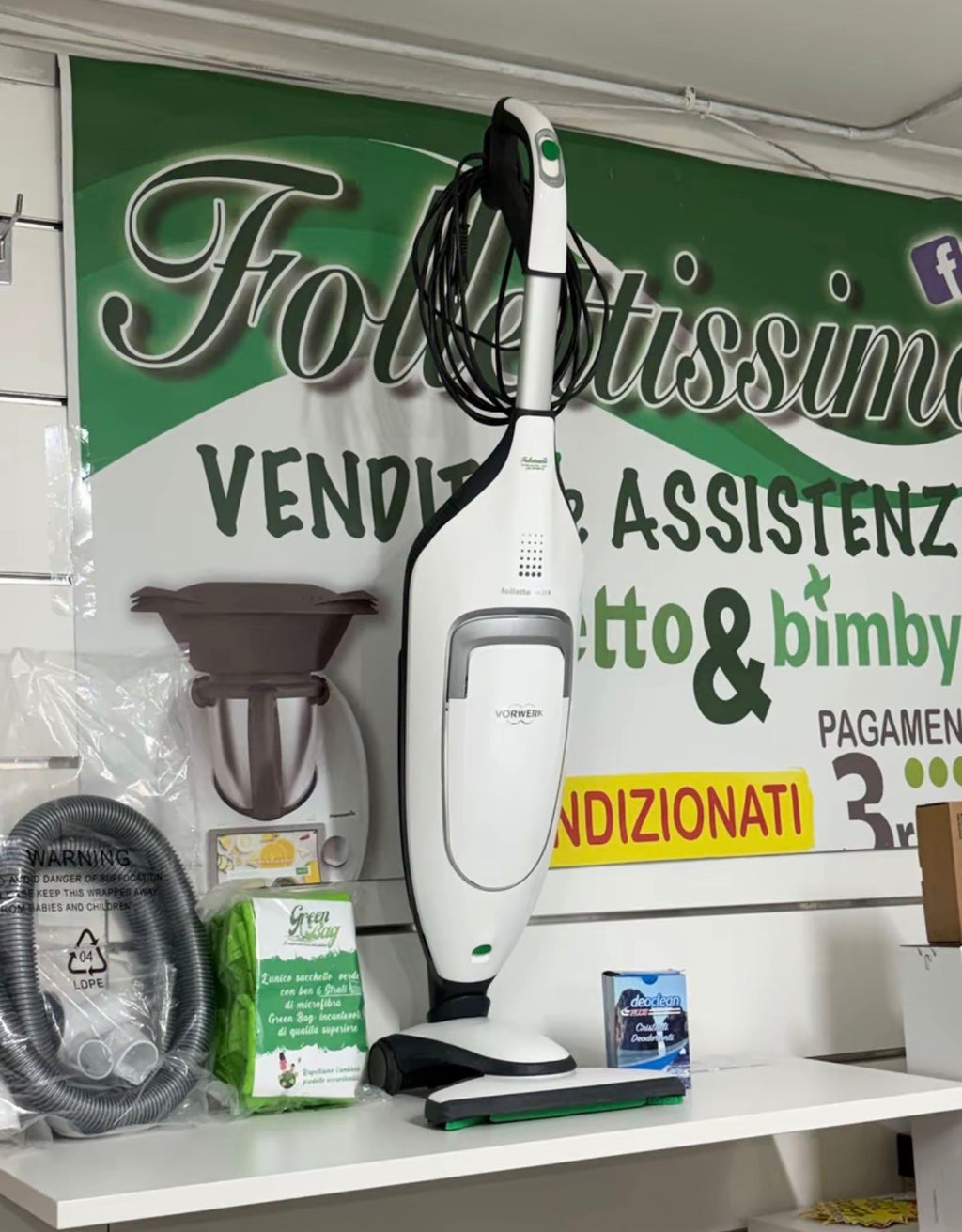 VORWERK VK220S - GARANZIA 3 ANNI - IN OMAGGIO PROFUMINI + SACCHETTI